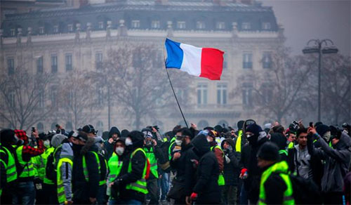 El gobierno francés exhorta a los “chalecos amarillos” a no manifestar el sábado
